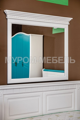 Здесь изображено Зеркало к комоду из серии 